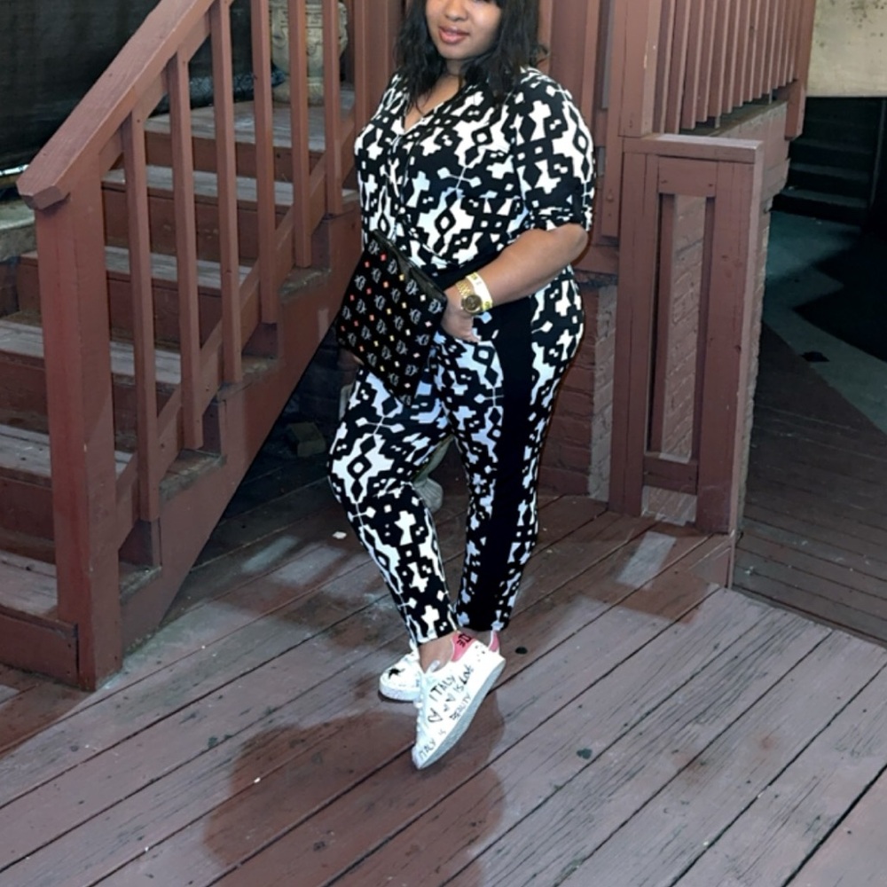 I.N.C. International Concepts BLACK & WHITE printed pattern jumpsuit